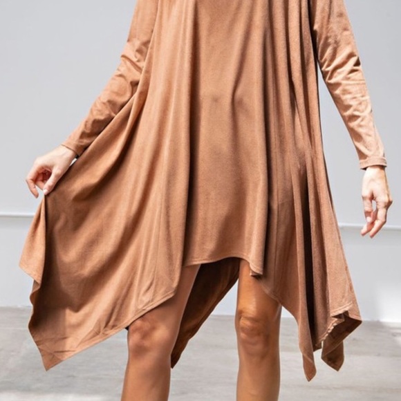 Easel Faux Suede Sharkbite Hem Long Sleeve Dress In Camel. NWT! Sz M - Picture 5 of 10